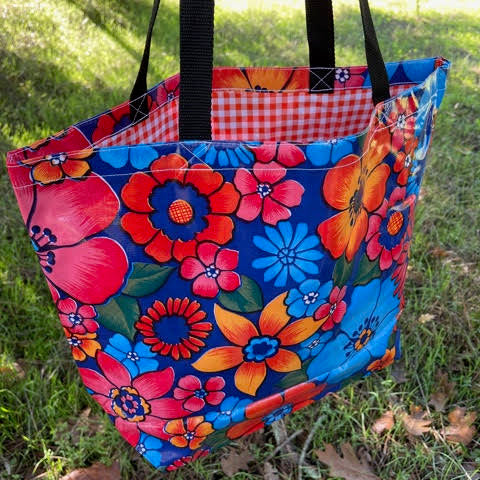 TOTE Oilcloth Market Bag –  Flower Fields on Dark Blue