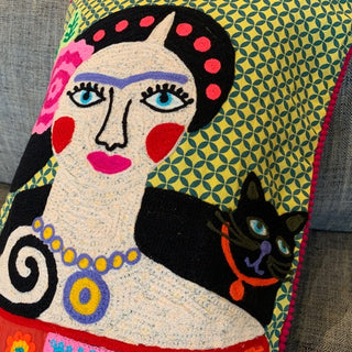 Frida Pillow – Frida with Black Cat
