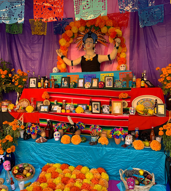 10 Best Ofrenda Altar items to celebrate Day of the Dead