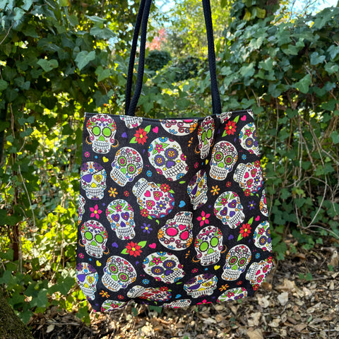 Totes - Black with Skulls - Canvas - 0
