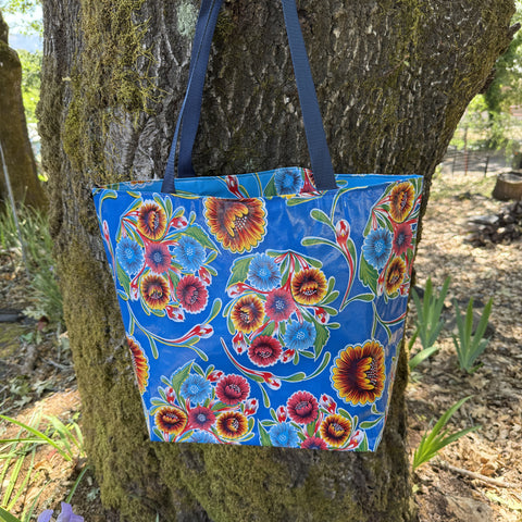 TOTE Reversible Oilcloth Market Bag - Floral Royal Blue/Floral Sky Blue