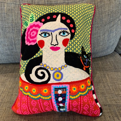 Frida Pillow – Frida with Black Cat