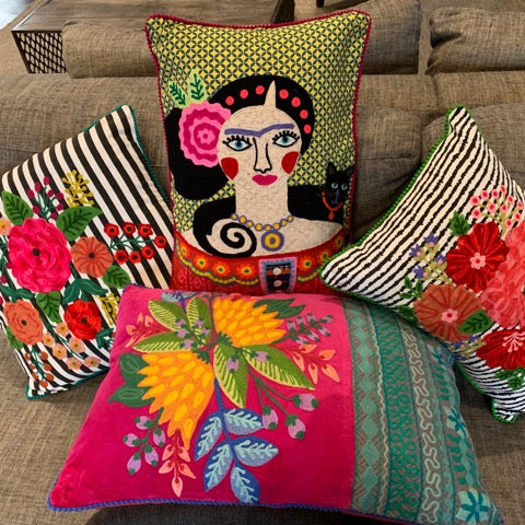 Frida Pillow – Frida with Black Cat