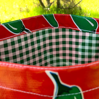 Mexican Oilcloth Market Bag – Green Chile Peppers on Red