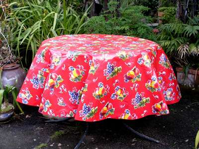 Round Oilcloth Tablecloth – Pears & Apples on Red